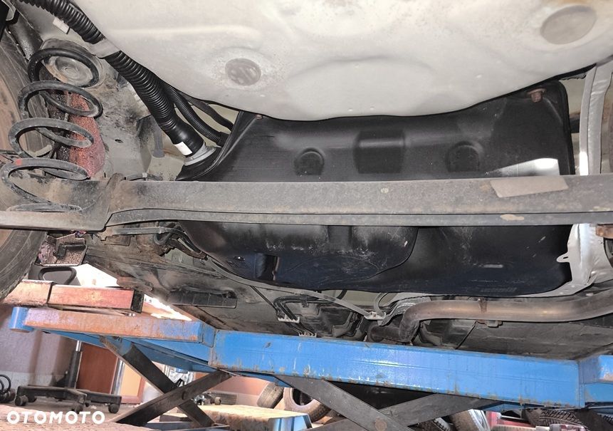 Toyota Yaris 1.33 VVT-i Executive - 27