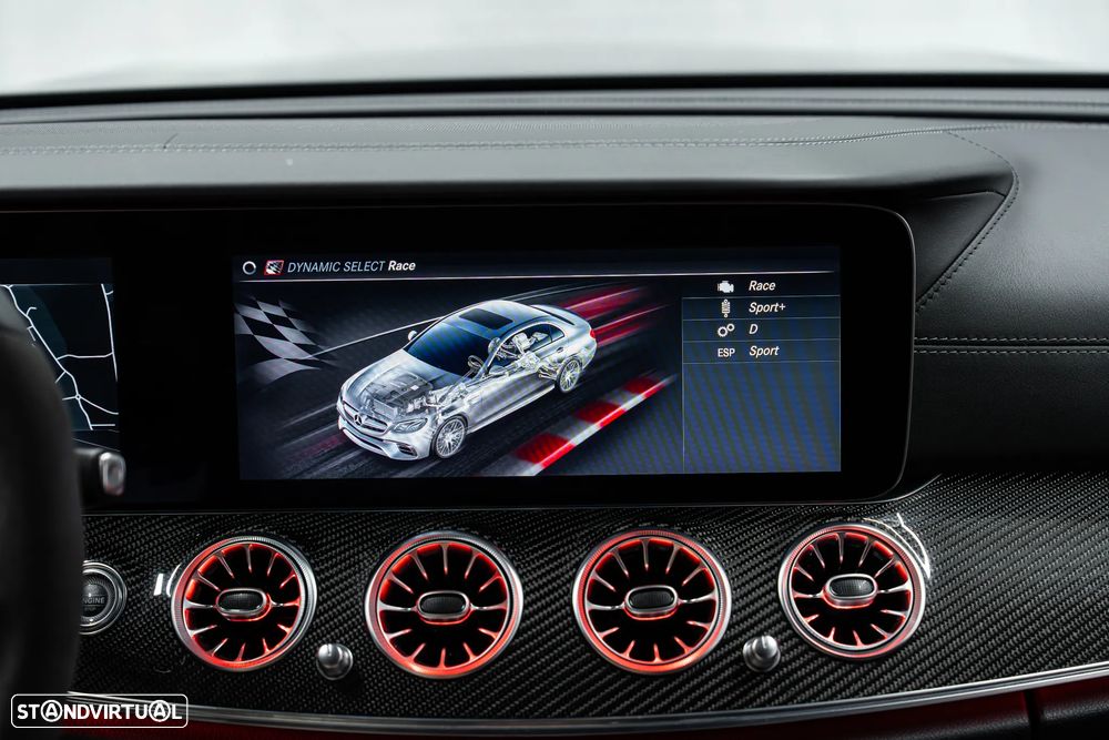 Mercedes-Benz E 63 AMG S 4-Matic+ - 39