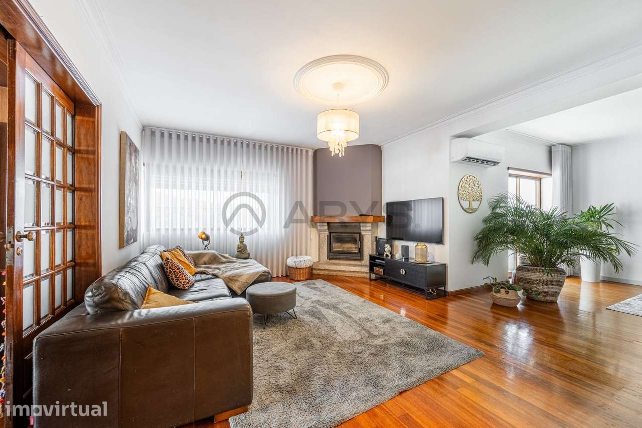 Penthouse Duplex T4 com Terraços Panorâmicos no Coração da Cidade - Grande imagem: 5/30