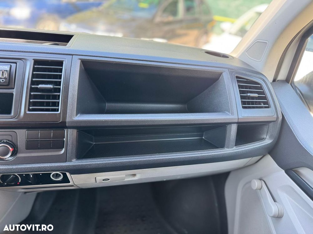 Volkswagen Transporter - 12