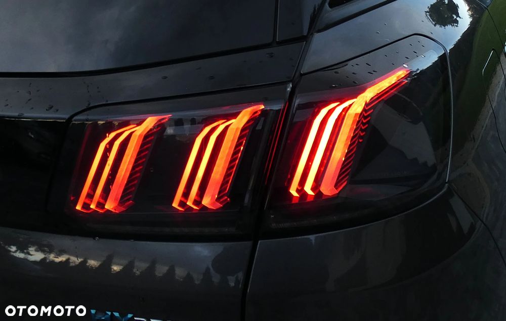 Peugeot 3008 1.6 PureTech Hybrid PHEV Allure Pack S&S EAT8 - 33