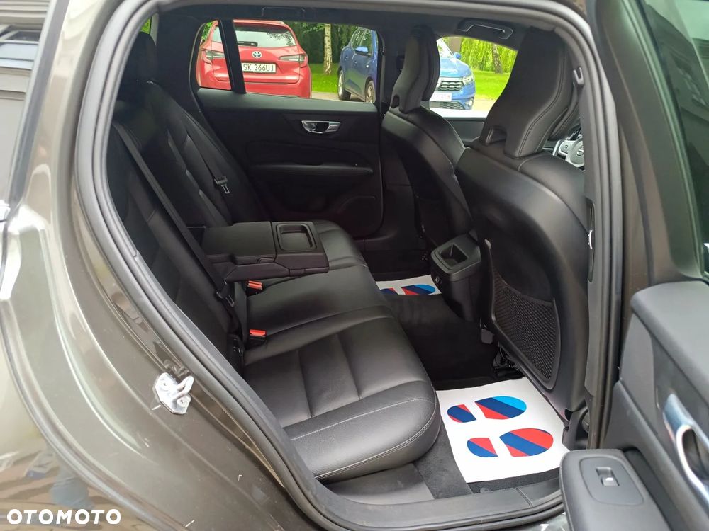 Volvo V60 D3 Momentum Core - 36