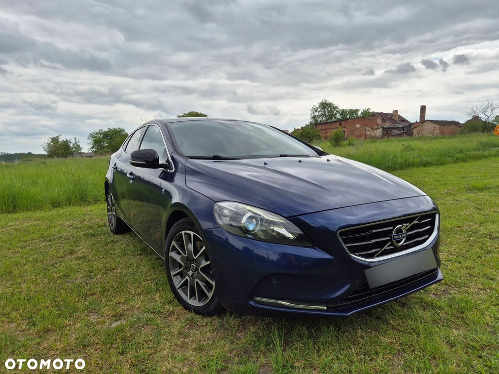 Volvo V40 D4 Drive-E Ocean Race - 2