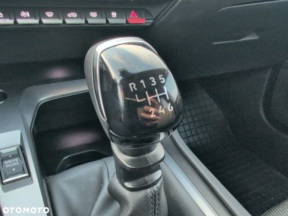 Peugeot 308 1.2 PureTech Allure S&S - 24