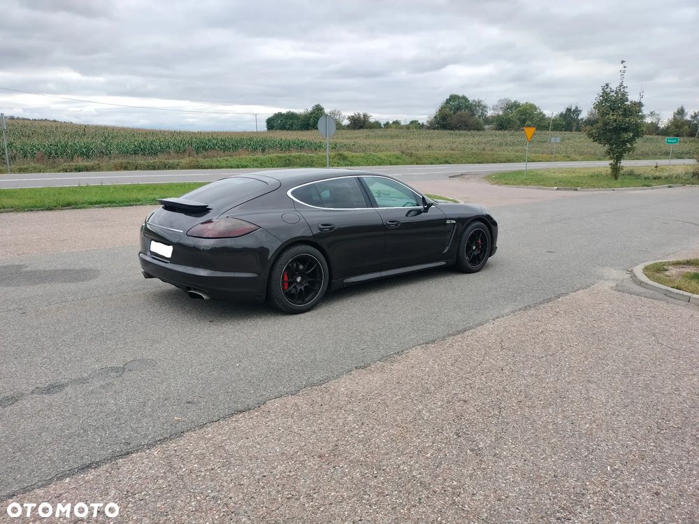 Porsche Panamera 4S - 3