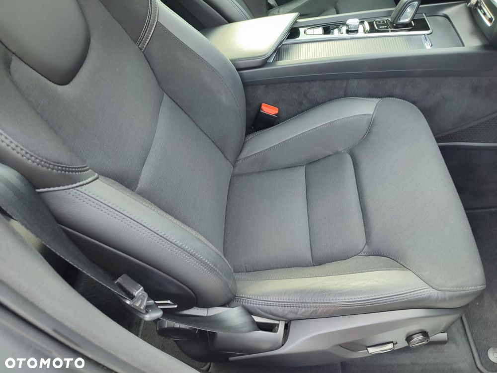 Volvo XC 60 T8 Twin Engine AWD Geartronic Momentum - 14