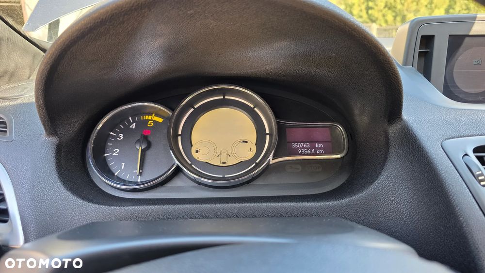 Renault Megane 1.9 dCi Privilege - 12