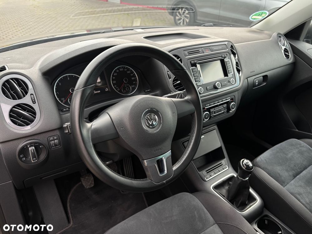 Volkswagen Tiguan 2.0 TDI DPF BlueMotion Technology Lounge Sport & Style - 16