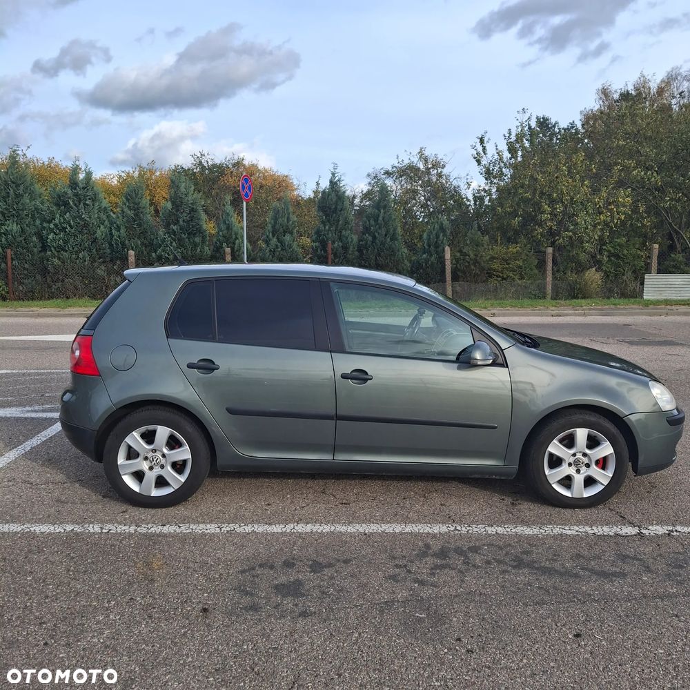 Volkswagen Golf V 1.6 FSI Comfortline - 2