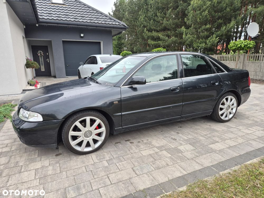 Audi A4 Limousine - 5