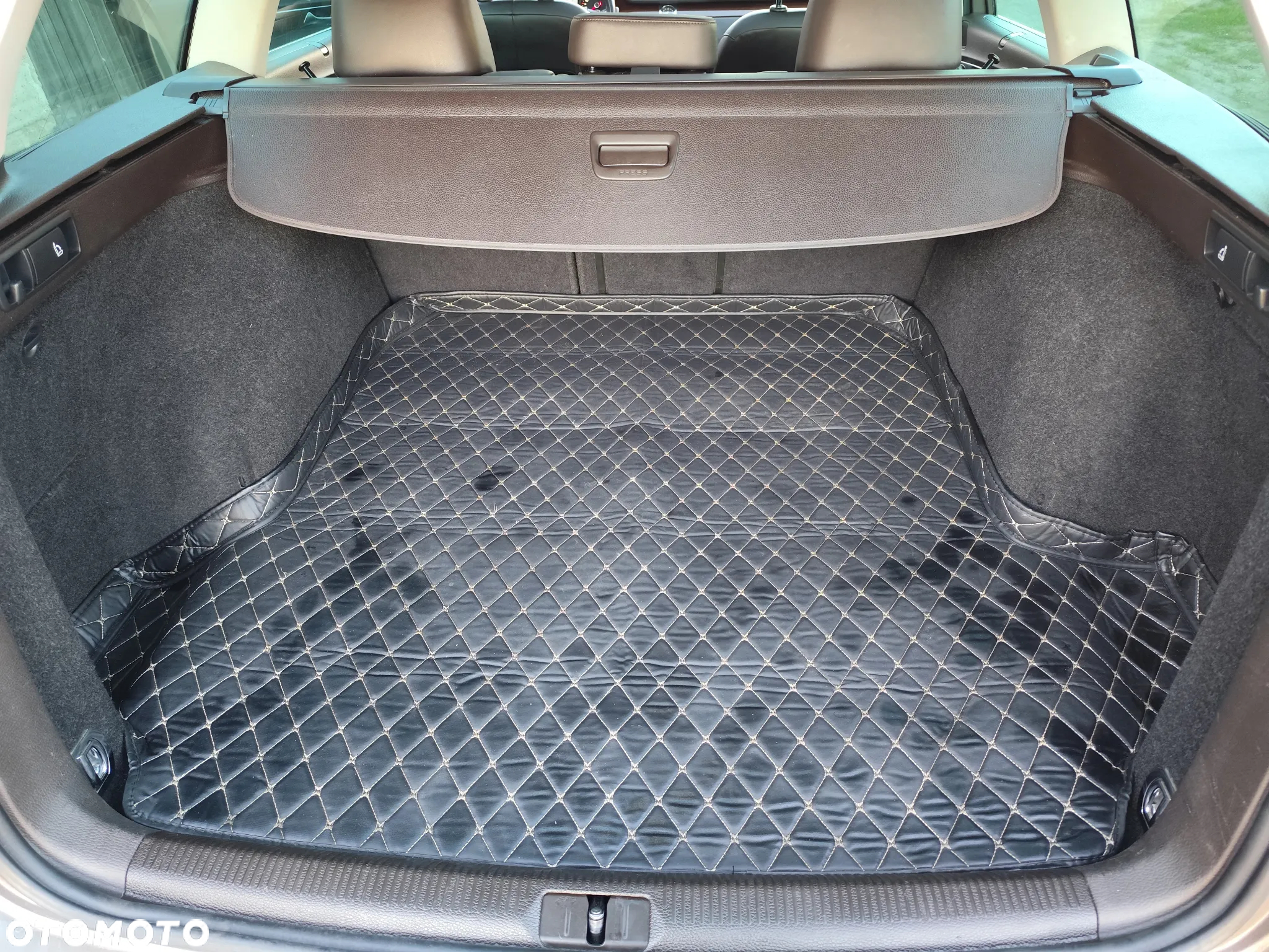 Volkswagen Passat 2.0 TDI DPF Highline - 14