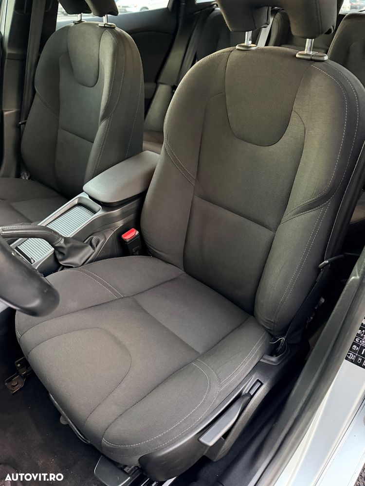 Volvo V40 D2 Kinetic - 12