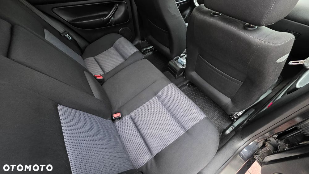 Volkswagen Golf IV 1.6 Trendline - 17