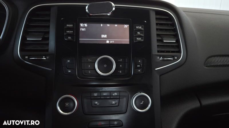 Renault Megane TCe Business - 15