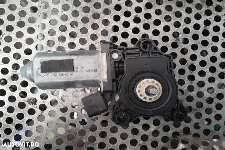 Motoras macara geam fata dreapta Mercedes-Benz C-Class W203/S203/CL20 - 3