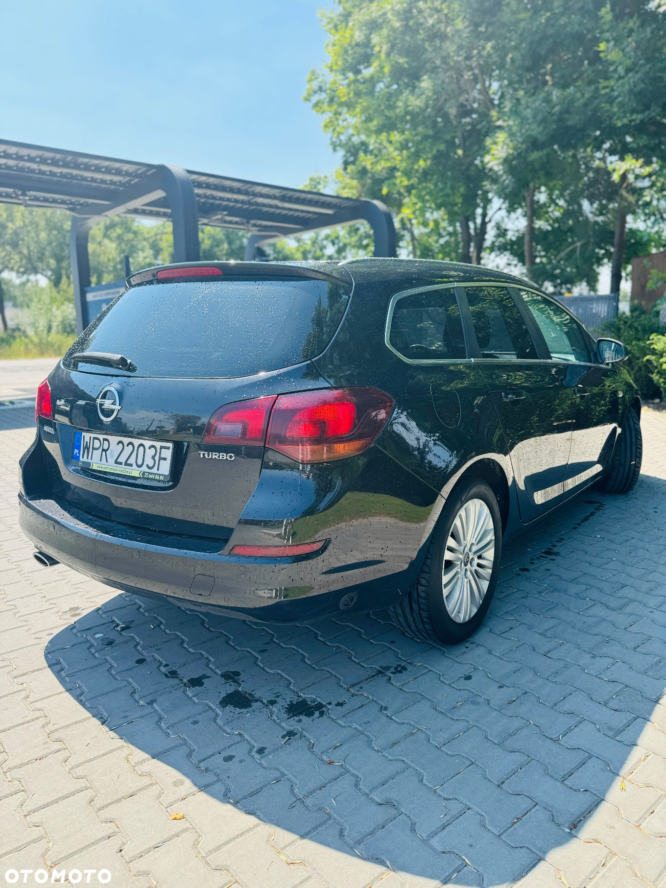 Opel Astra IV GTC 1.4 T Sport - 3