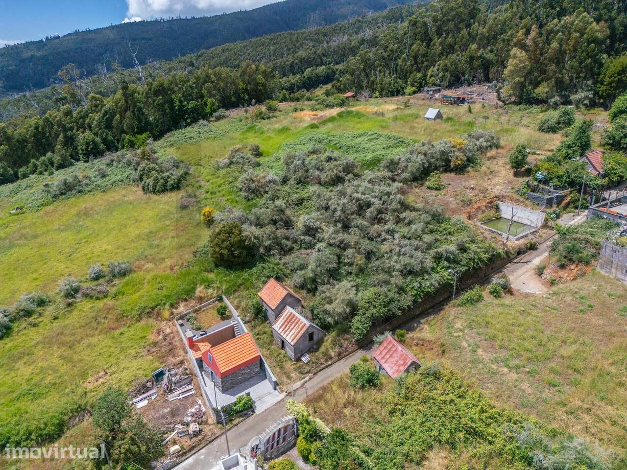 Terreno com 2 palheiros - Grande imagem: 5/16