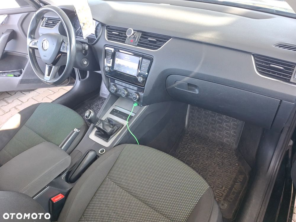Skoda Octavia 1.6 TDI Ambition - 8