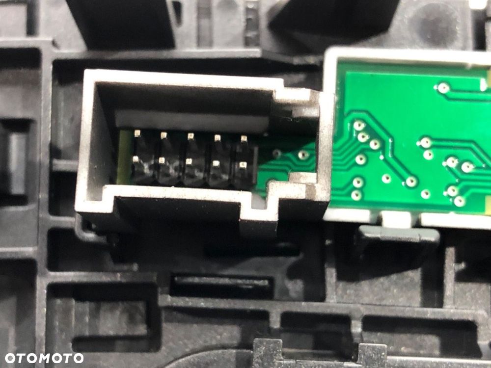 RAMKA ZMIANY BIEGÓW  SKODA OCTAVIA III (5E3, NL3, NR3) 2012 - 2022 1.4 TSI 110 kW [150 KM] benzyna - 4