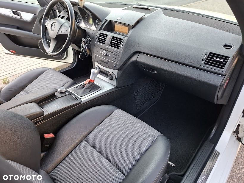 Mercedes-Benz Klasa C 180 CGI Automatik BlueEFFICIENCY Elegance - 27
