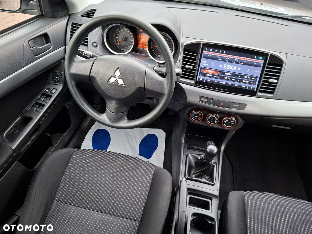 Mitsubishi Lancer - 12