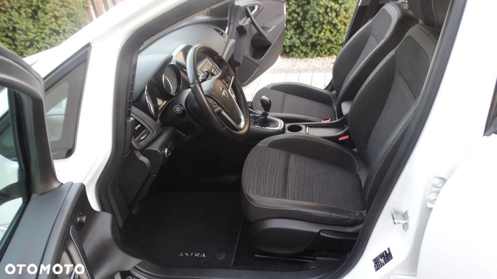 Opel Astra 1.4 Turbo Design Edition - 14