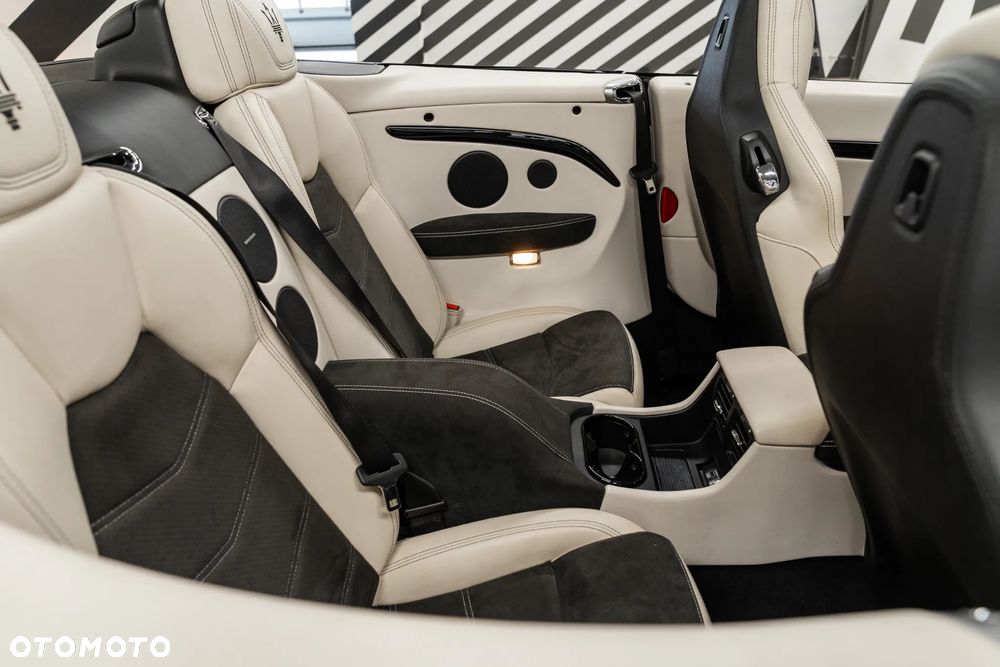 Maserati GranTurismo S - 34