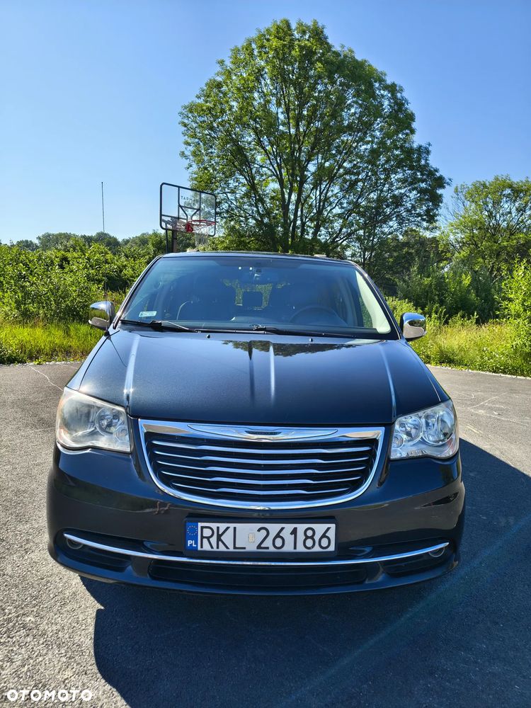 Chrysler Town & Country 3.6 Limited - 22