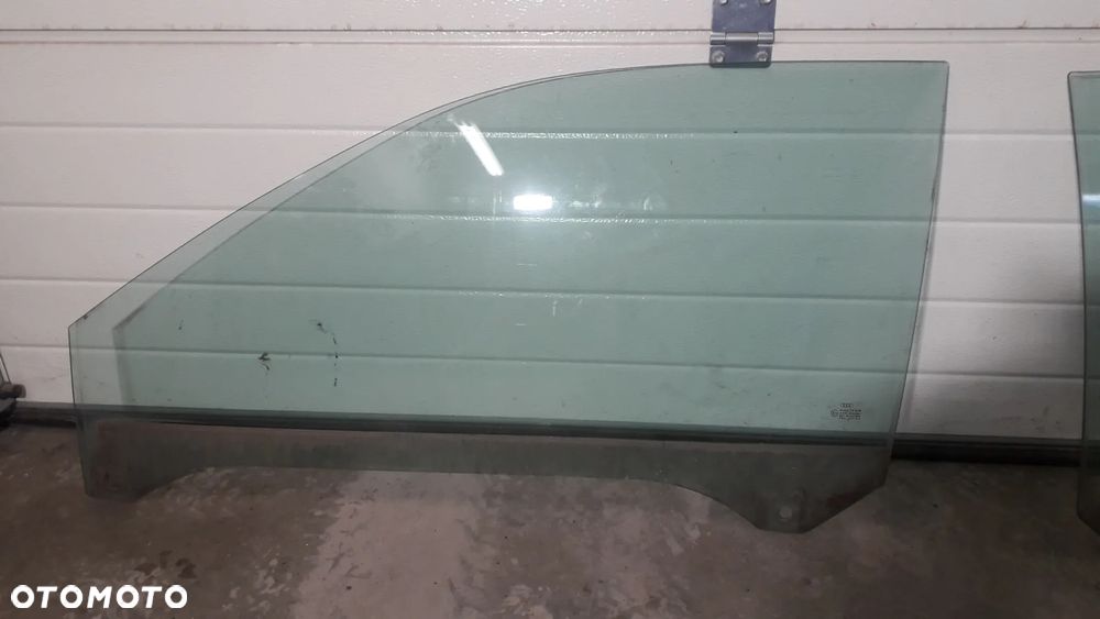 szyba drzwi przód lewa prawa 3 drzwi A3 8L 1.6 lift - 2
