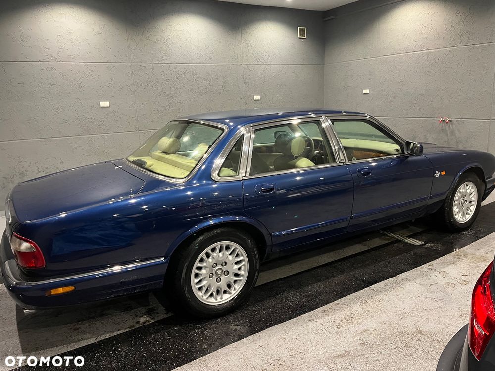 Jaguar XJ 3.2 Executive - 11