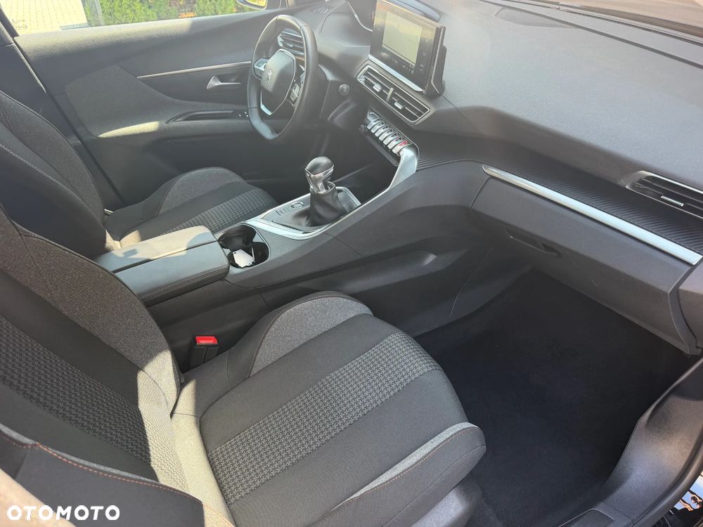 Peugeot 3008 - 22