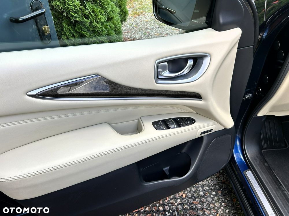 Infiniti QX60 - 11