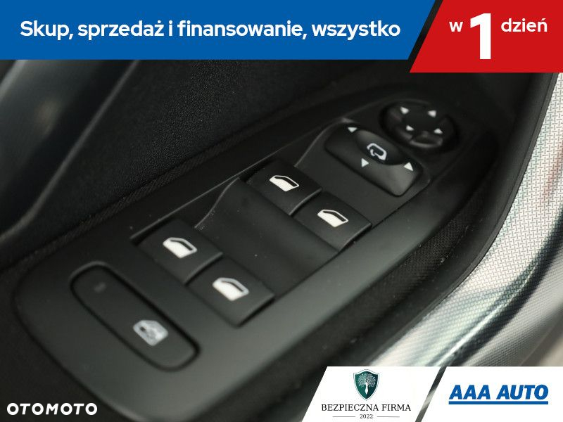 Peugeot 2008 - 17
