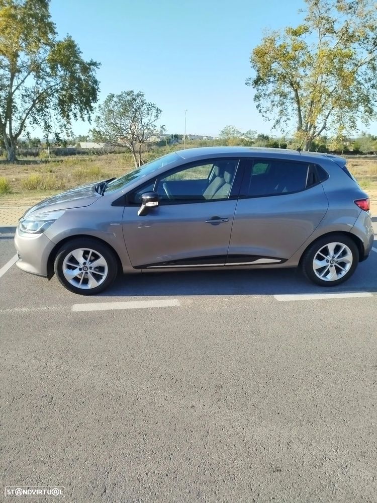 Renault Clio 1.2 16V 75 LIMITED - 4
