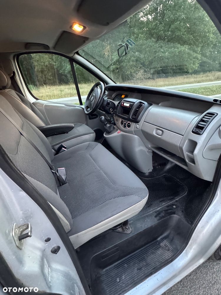 Opel Vivaro - 24
