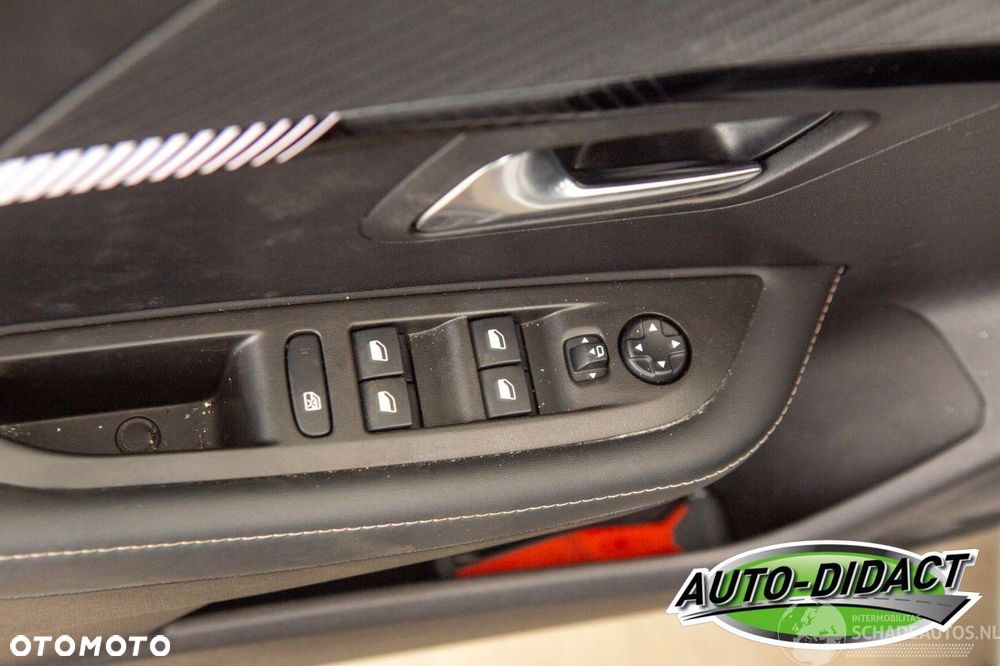 Peugeot 208 Elektromotor 136 Allure Pack - 28
