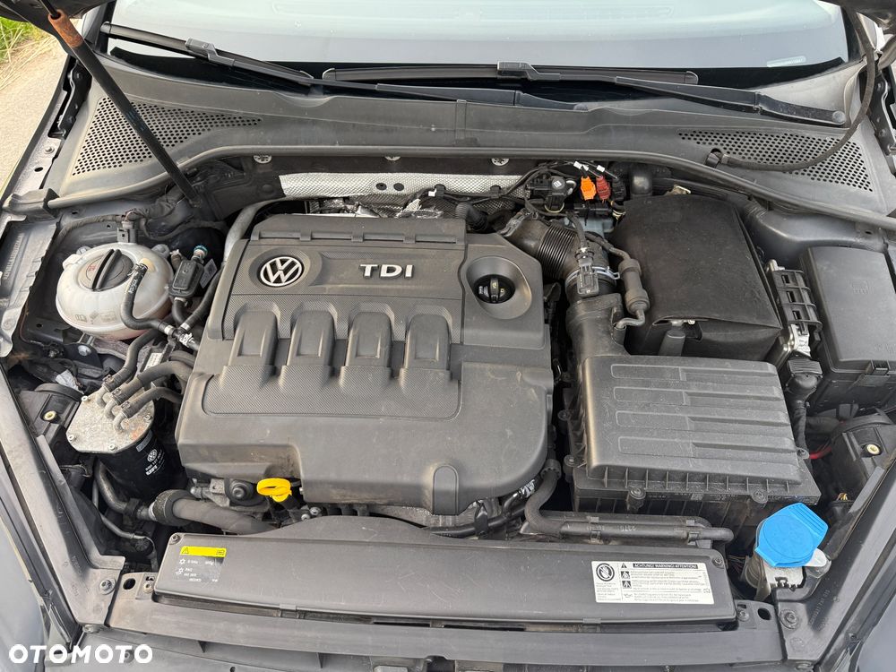 Volkswagen Golf 1.6 TDI 4Motion BlueMotion Technology Comfortline - 12