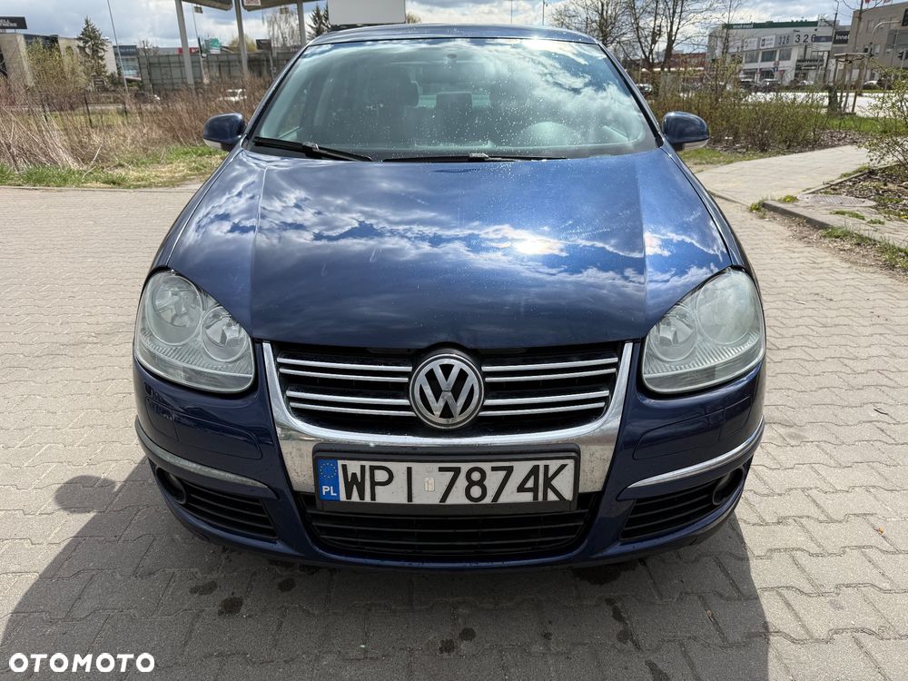 Volkswagen Jetta 2.0 TDI Comfortline DSG - 8