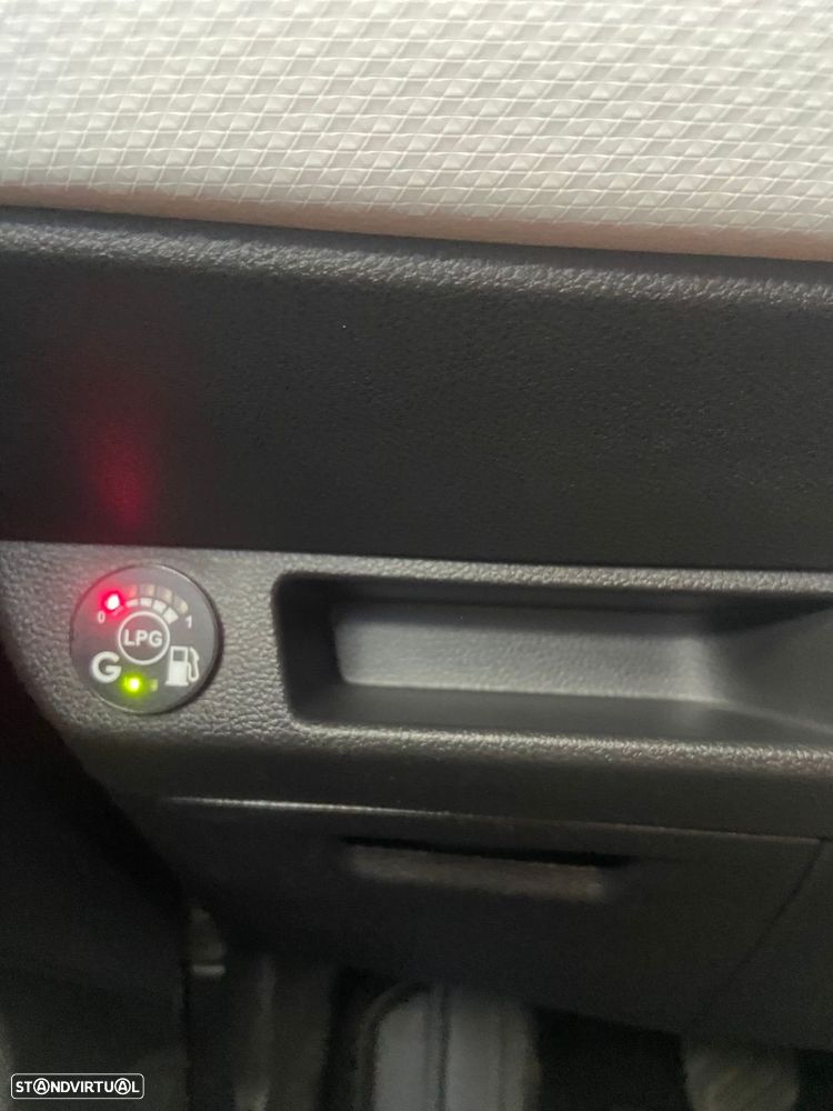 Renault Clio 1.0 TCe Techno Bi-Fuel - 19