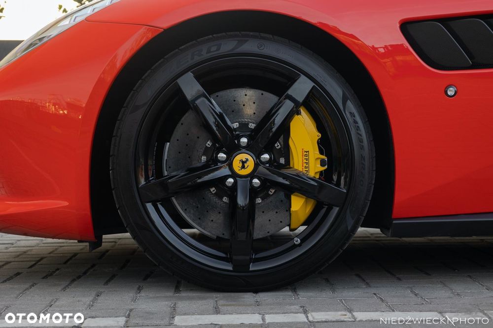 Ferrari GTC4Lusso - 27