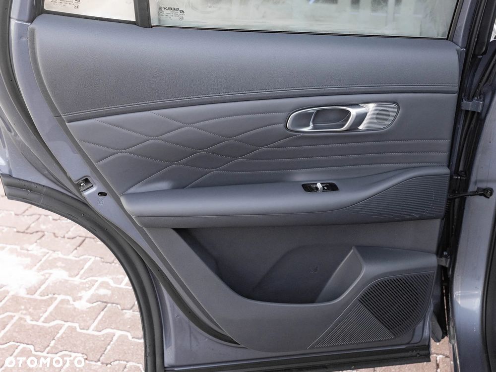 Geely Starray EM-i 1.5 PHEV Max - 14