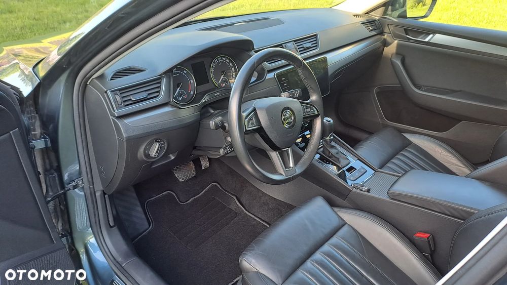Skoda Superb 2.0 TDI 4x4 DSG Premium Edition - 13