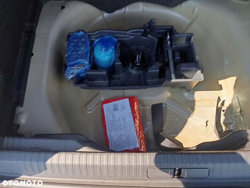 Citroën C4 BlueHDi 110 Stop&Start SHINE - 10