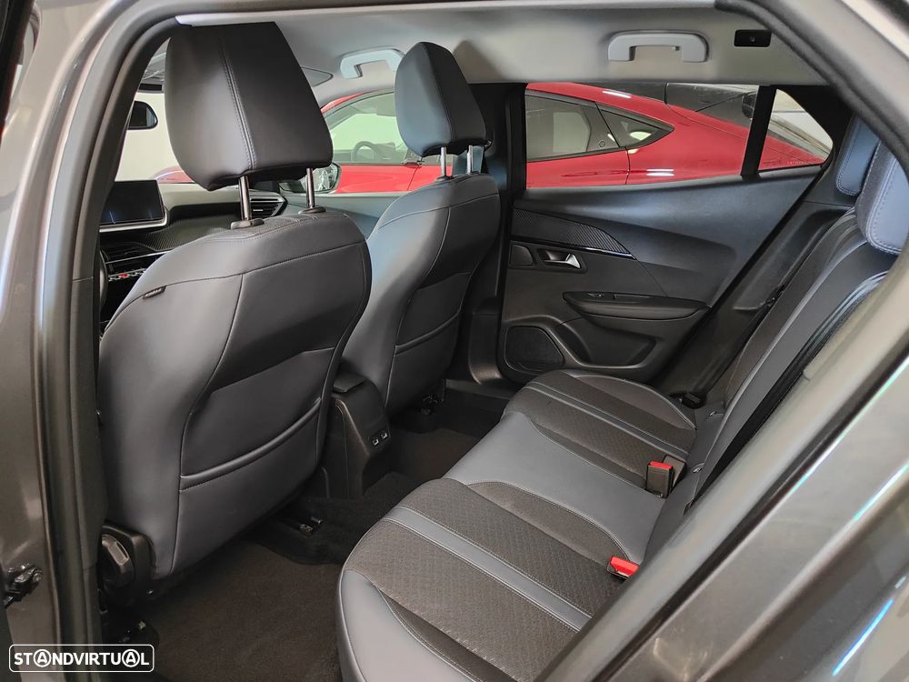 Peugeot 2008 1.2 PureTech Allure - 34