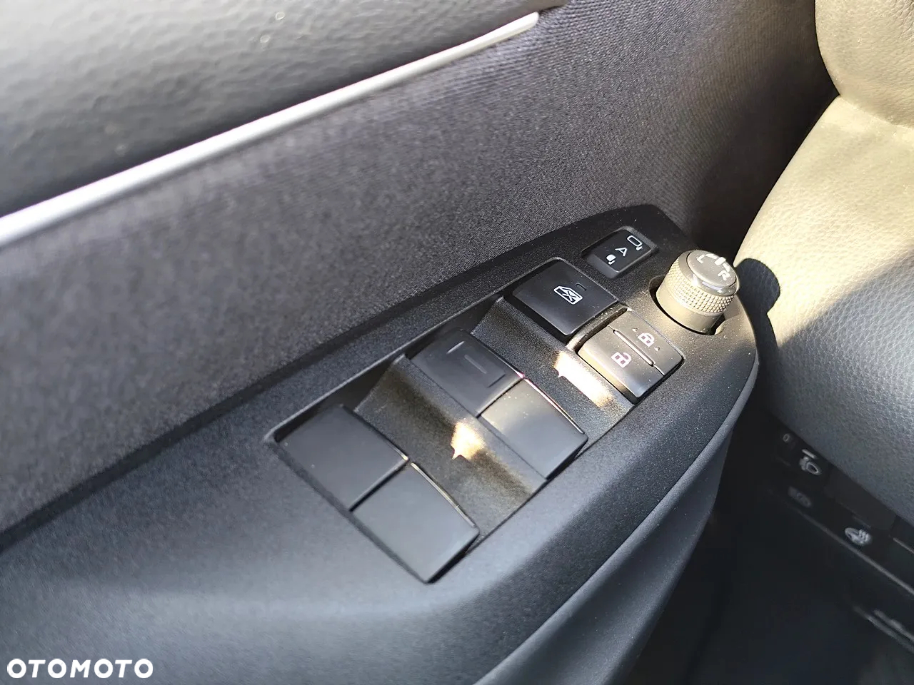 Toyota Yaris Hybrid 1.5 Premiere Edition - 16