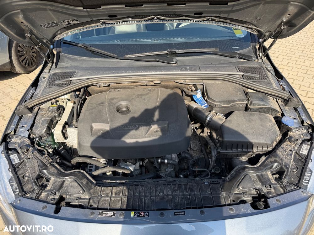 Volvo S60 T5 AWD Momentum - 24