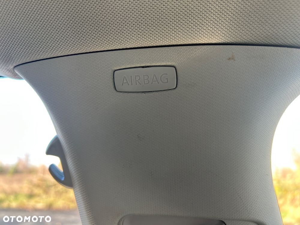 Volkswagen Golf - 22