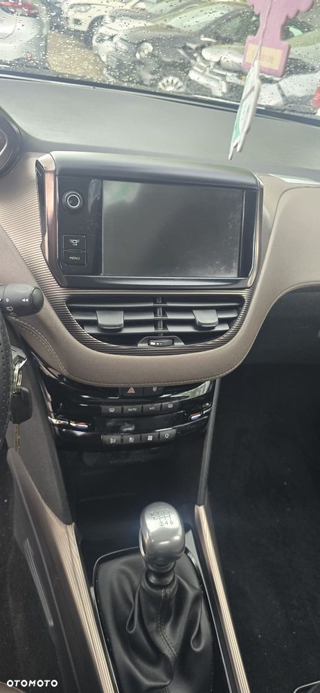 Peugeot 2008 e-HDi FAP 115 STOP & START Allure - 18