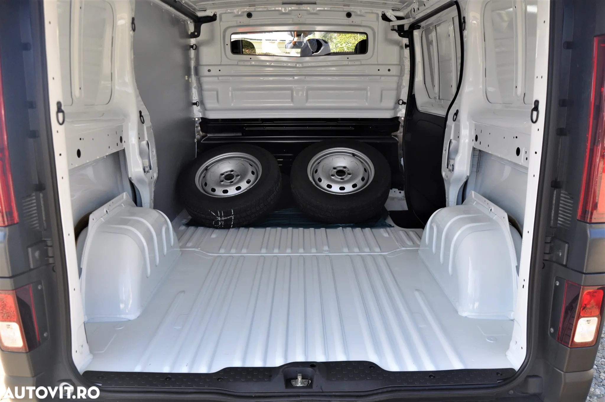 Opel Vivaro Furgon 3 Locuri - 9