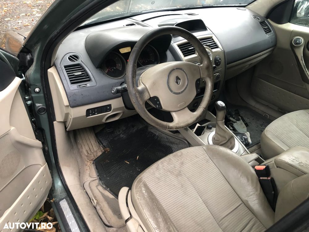 Dezmembrez Renault Megane II facelift verde 1,5 dci Euro 4 2007 - 8